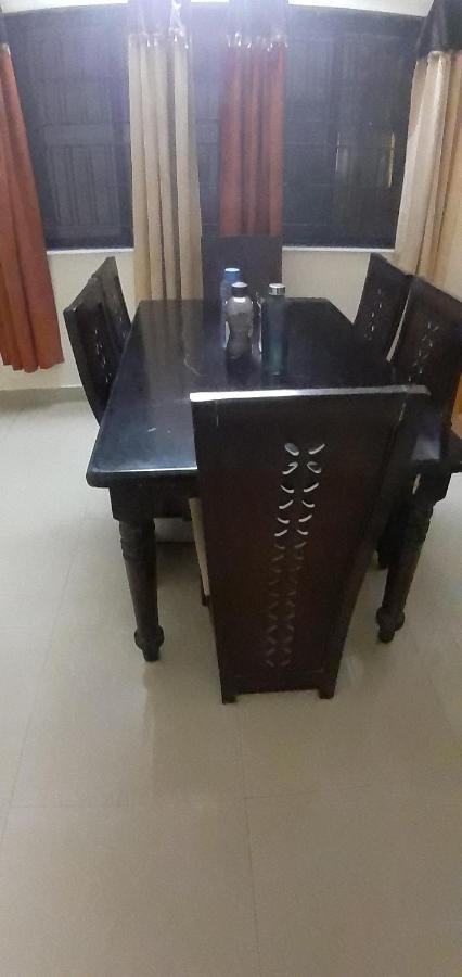 Brookside Service अपार्टमेंट *